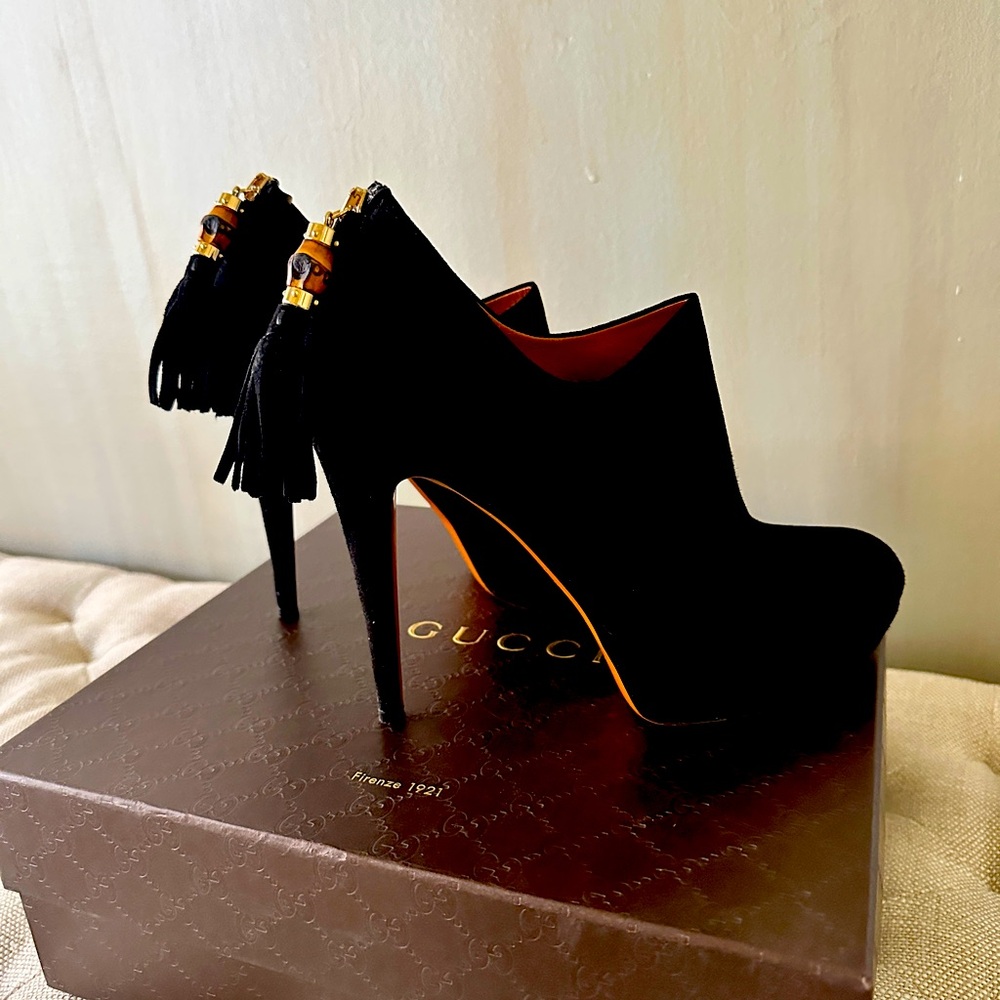 Gucci Betty Black Suede Platform Ankle Bootie w/ Bamboo Tassel 39